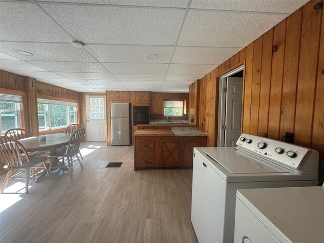 Building Photo - 45 Kattelville Rd