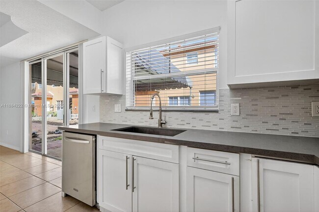 Building Photo - 8425 NW 141st Terrace