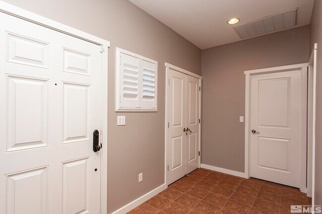 Building Photo - 1263 Par Three Dr