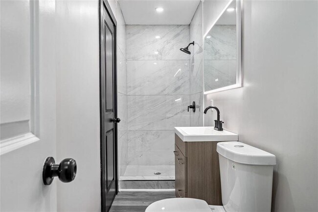 Building Photo - 1905 Fort Valley Dr SW