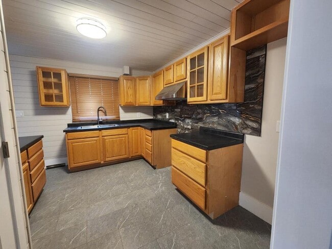 Building Photo - 926 Charles Hawkins Dr