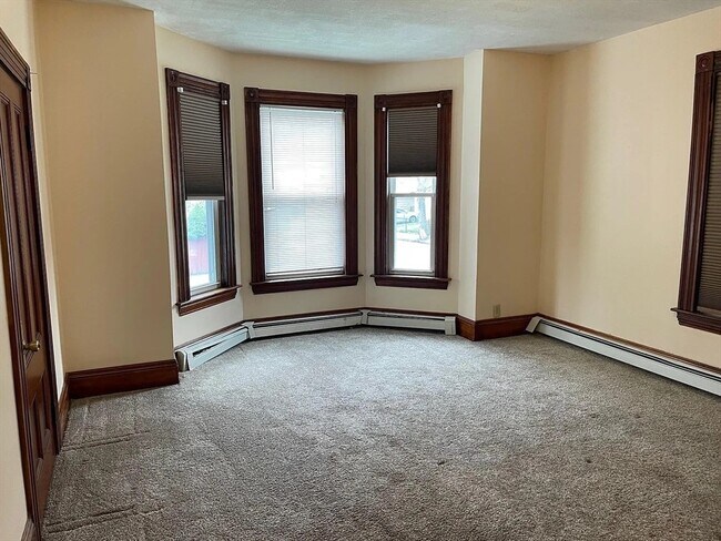 Building Photo - 61 Cushing St