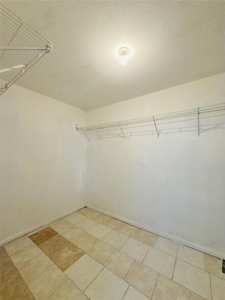Building Photo - 6606 Felgate Creek Ct