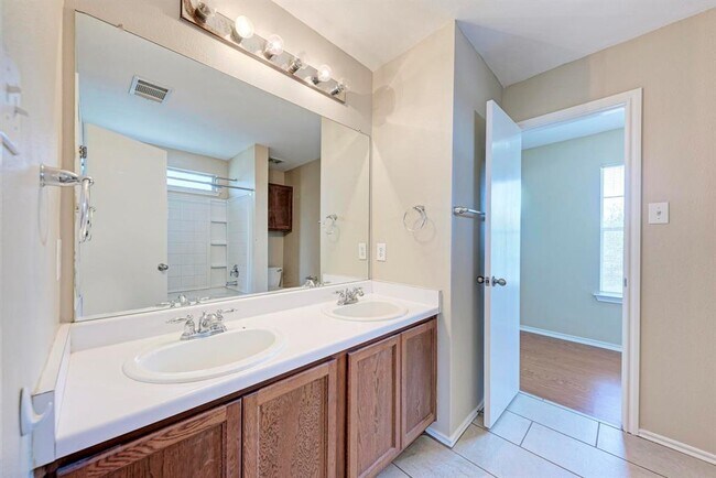 Building Photo - 289 Drystone Trail