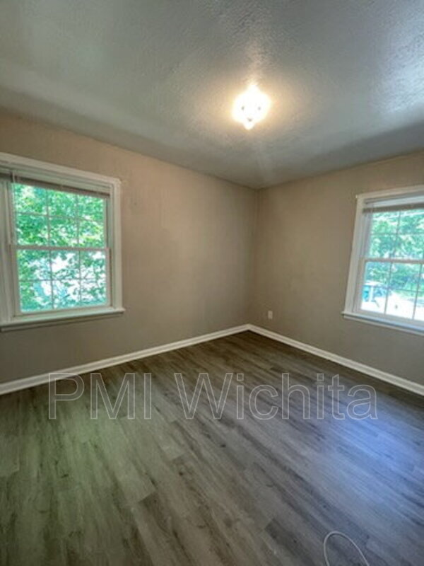 Building Photo - 1512 S Pattie St