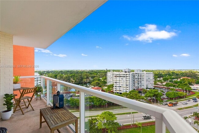 Building Photo - 1351 NE Miami Gardens Dr