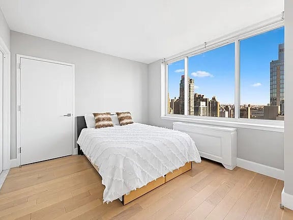 Building Photo - 389 E 89th St