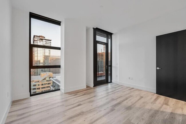 Building Photo - 1440 Columbia St