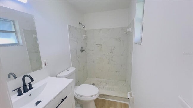Building Photo - 8675 Lantana Dr