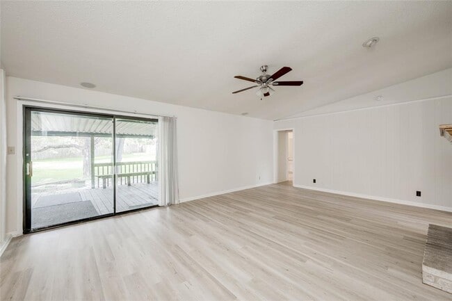 Building Photo - 1402 Meadgreen Cir