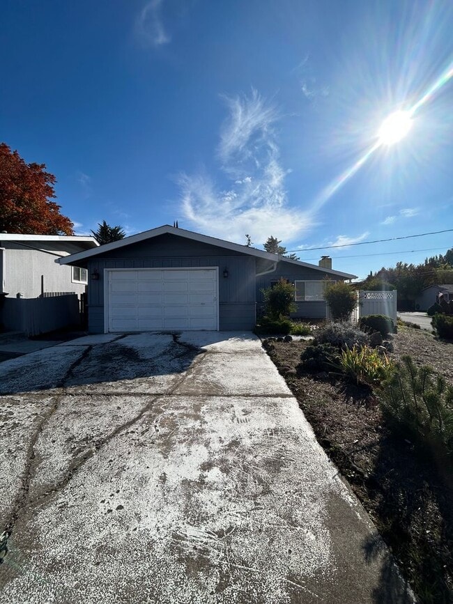 Primary Photo - 2 Bedroom 2 Bath House