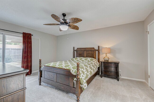 Building Photo - 22219 Elsinore Dr