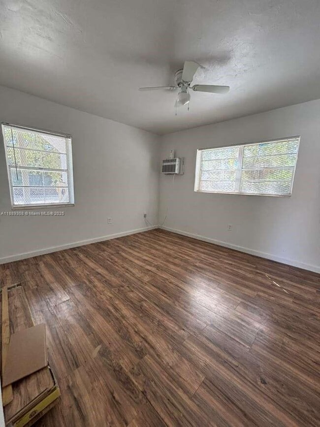 Building Photo - 146 NE 55th St