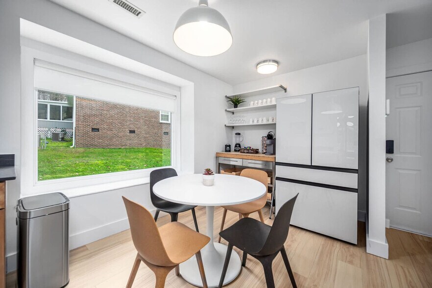 Building Photo - 405 Reynolds Ave