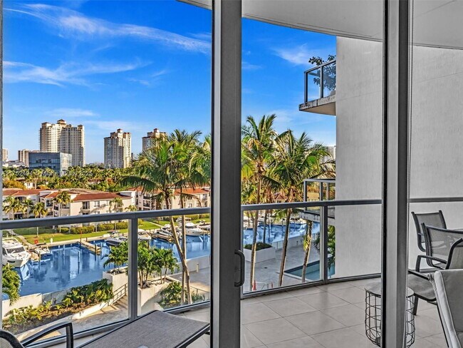 Building Photo - 3029 NE 188th St