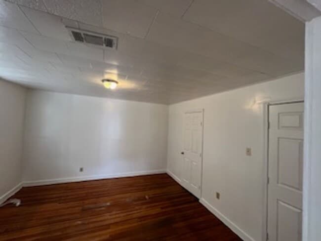 Building Photo - Biloxi 3 Bedroom
