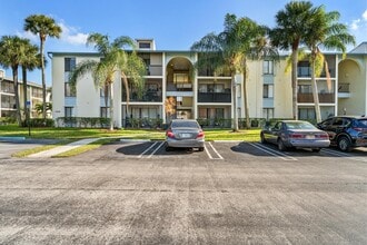 Building Photo - 1108 Green Pine Blvd