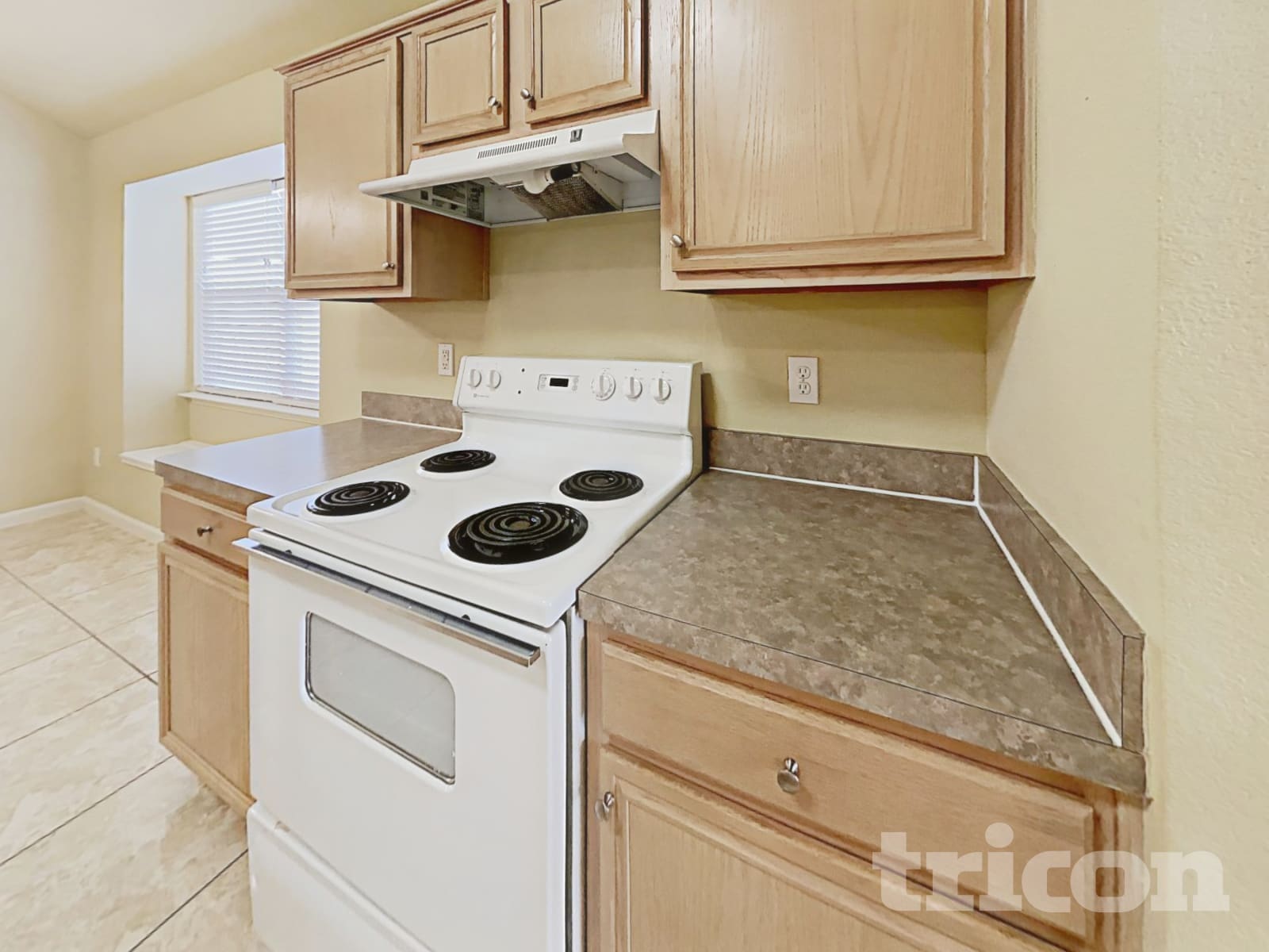 Building Photo - 1205 Rio Vista Dr