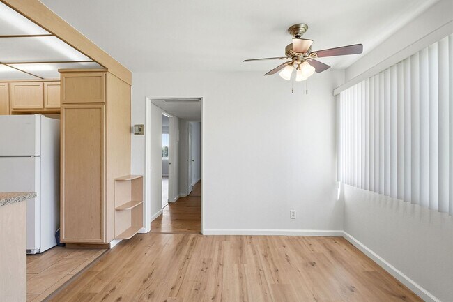 Building Photo - FIRST FLOOR 2BR + 2BA CONDO IN PASADENA!