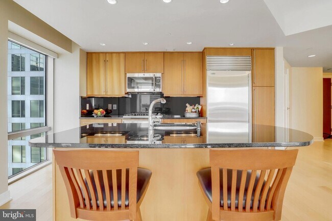 Building Photo - 1111 19th St N