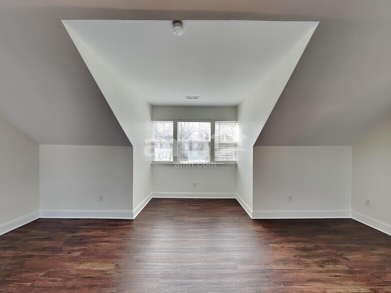 Building Photo - 7534 Sparkleberry Dr