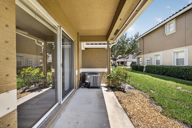 Building Photo - 2786 SE Birmingham Dr