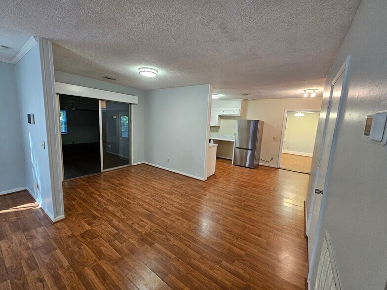 Building Photo - 4602 Norwich Rd