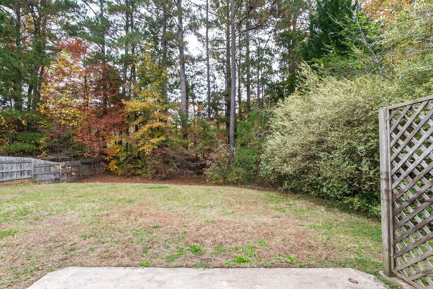Building Photo - 3065 Trotters Field Dr SW