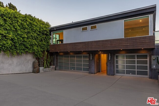 Building Photo - 26050 CA-1