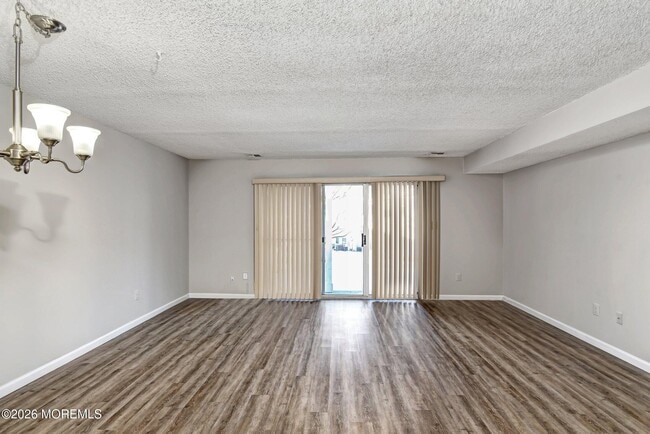 Building Photo - 159 Tulip Ln