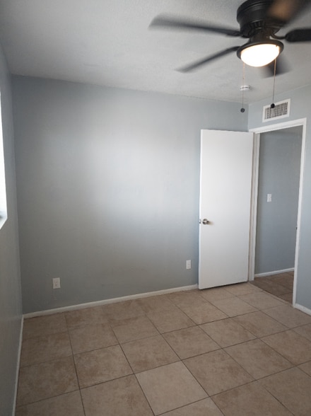 Building Photo - 506 N Hunt Dr