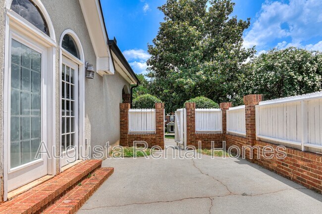 Building Photo - 208 Stonington Dr