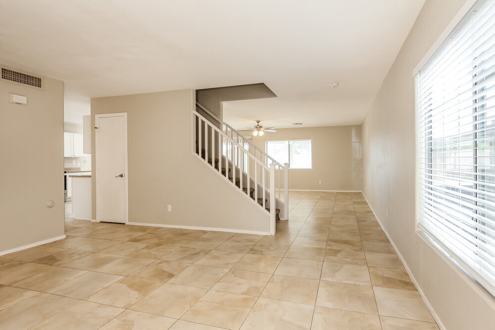 Building Photo - 2255 E Parkside Ln