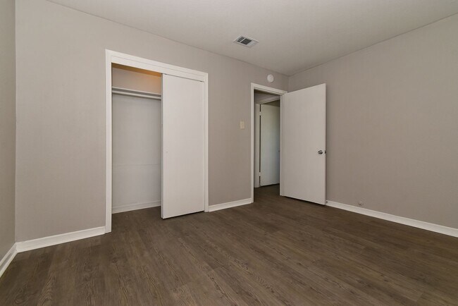 Building Photo - 50003 Del Ra Dr