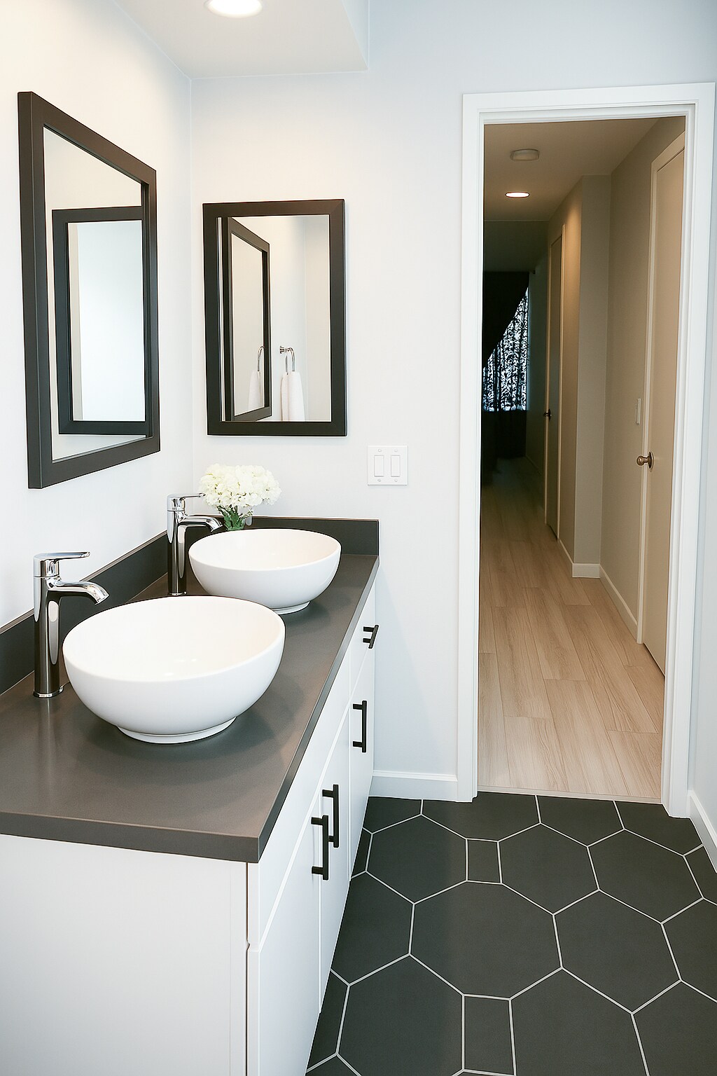 Master Bathroom - 3231 Cheviot Vista Pl