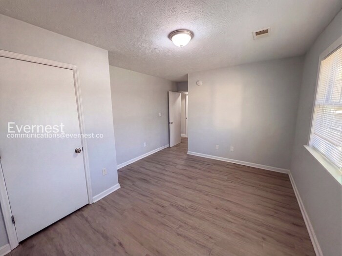 Building Photo - 426 Park Ridge Cir