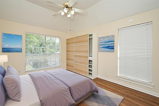 Building Photo - 1547 Lakeside Enclave Dr
