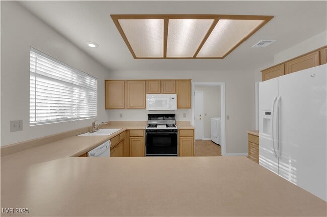 Building Photo - 9013 Litchfield Ave