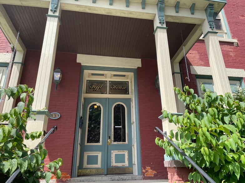 Building Photo - 33 Franklin St