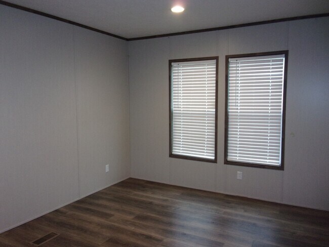 Building Photo - 811 Sitton Rd