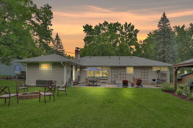 Building Photo - 16624 Elm Dr