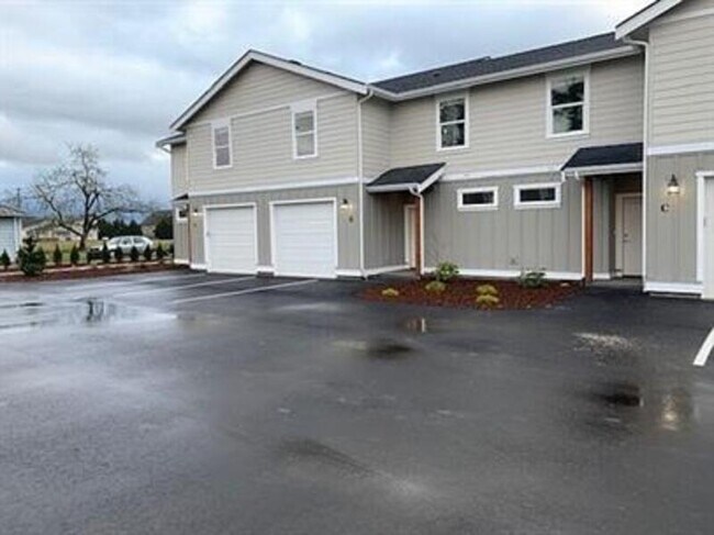 Building Photo - 2045 Andress Ln