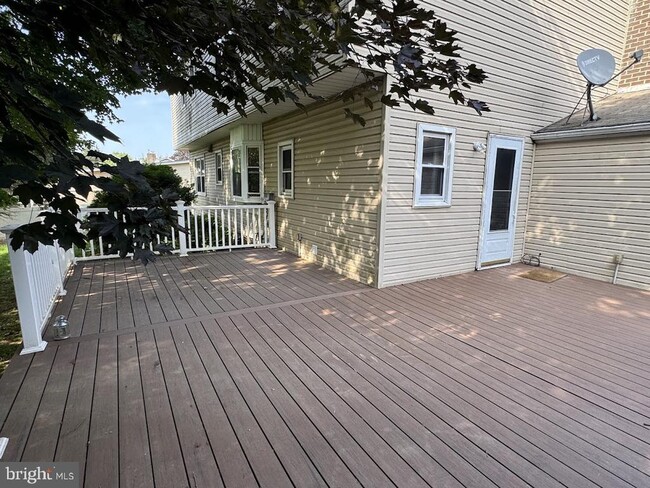 Building Photo - 26 Dorchester Dr