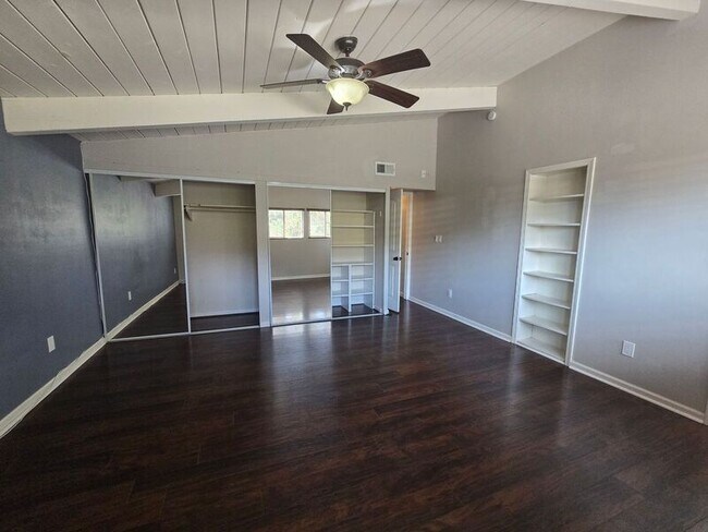 Building Photo - 5539 Baja Dr