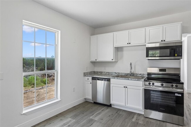 Building Photo - 255 Foothill Rd