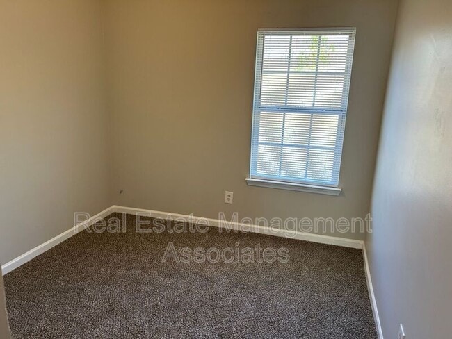 Building Photo - 1741 Carrington Dr