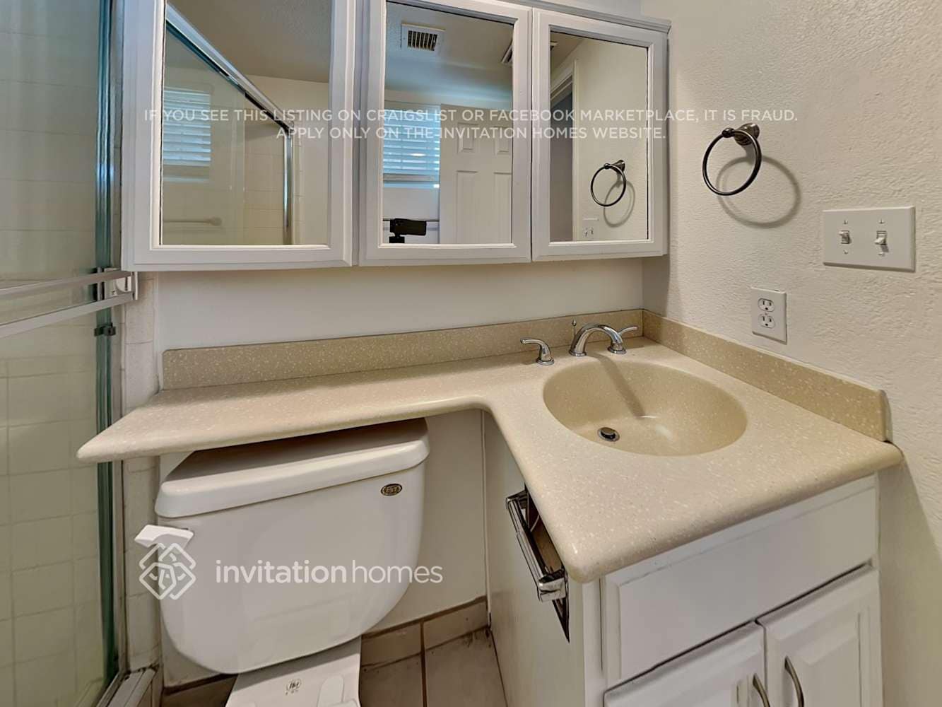 Building Photo - 8930 W Heatherbrae Dr