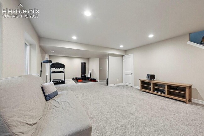Building Photo - Beautiful 5 Bed + Office Home with 3-Car Garage in Desirable Lorson Ranch!