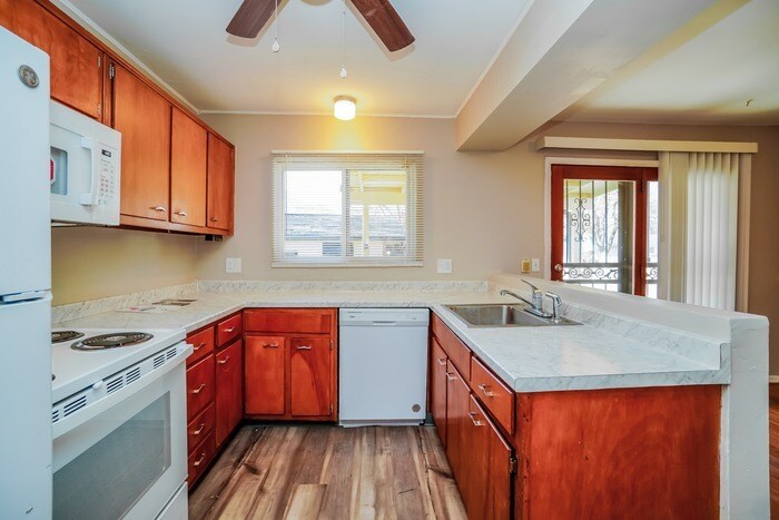 Building Photo - 2821 Fleet Rd