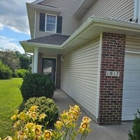 Building Photo - Northern LIghts Townhome